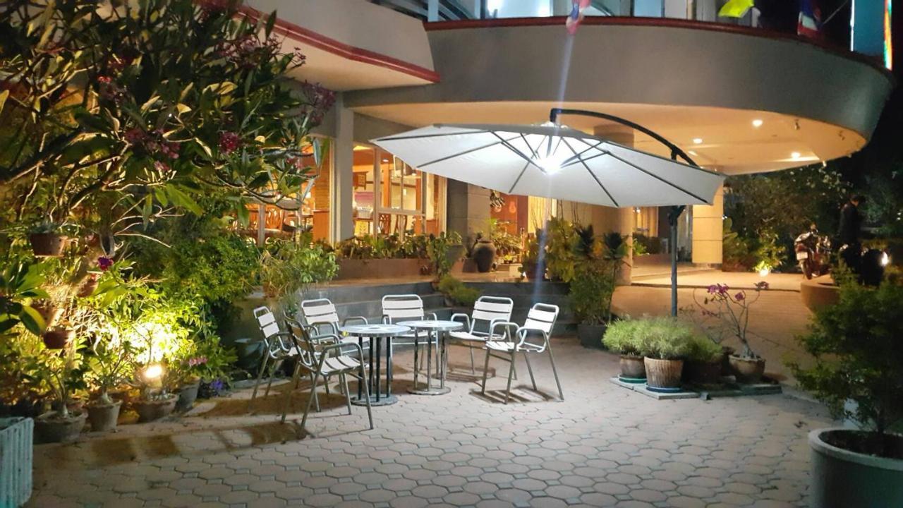 Kiengpiman Hotel Mukdahan Exterior foto